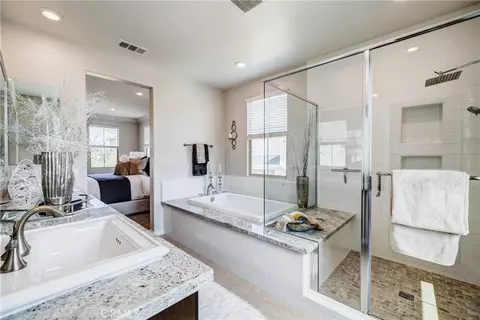 Bath - 159 Newington, Irvine, CA 92618 photo 4 of 4