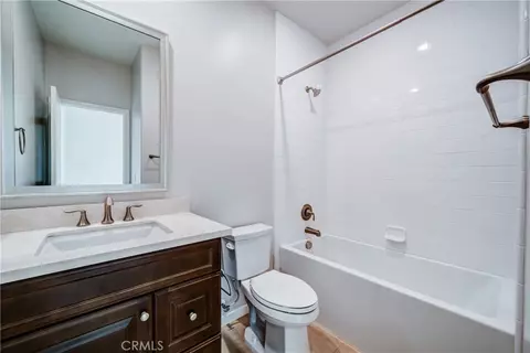 Bath - 159 Newington, Irvine, CA 92618 photo 2 of 4
