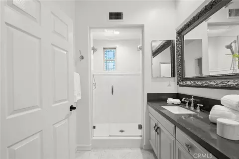 Bath - 58 Shade Tree, Irvine, CA 92603 photo 3 of 5