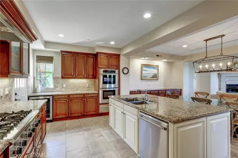 Kitchen - 7 Tuscany, Ladera Ranch, CA 92694 photo 4 of 6