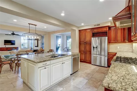Kitchen - 7 Tuscany, Ladera Ranch, CA 92694 photo 2 of 6