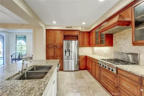 Kitchen - 7 Tuscany, Ladera Ranch, CA 92694 photo 3 of 6