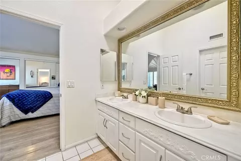 Bath - 14159 Palisades Dr, Poway, CA 92064 photo 1 of 5