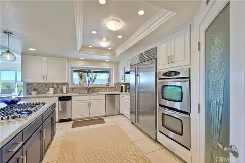 Kitchen - 14159 Palisades Dr, Poway, CA 92064 photo 2 of 3