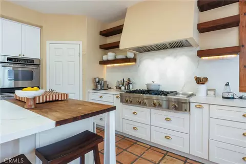Kitchen - 505 Acacia Ct, Redlands, CA 92373 photo 1 of 2