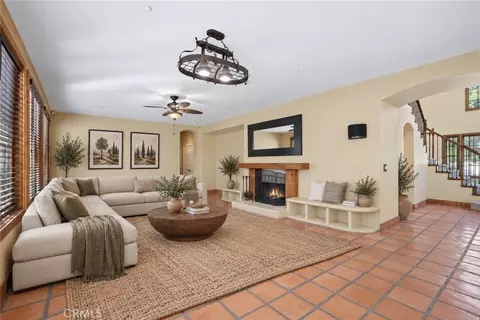 Living - 505 Acacia Ct, Redlands, CA 92373 photo 3 of 6
