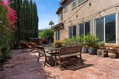 Exterior - 505 Acacia Ct, Redlands, CA 92373 photo 2 of 6