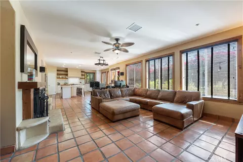 Living - 505 Acacia Ct, Redlands, CA 92373 photo 1 of 1
