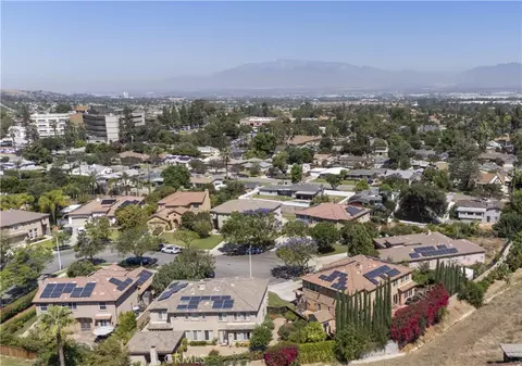 View/Area - 505 Acacia Ct, Redlands, CA 92373 photo 7 of 8