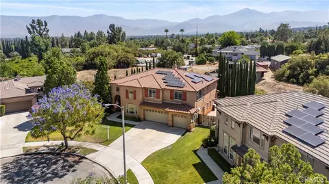 View/Area - 505 Acacia Ct, Redlands, CA 92373 photo 2 of 8