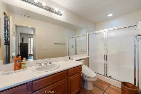 Bath - 505 Acacia Ct, Redlands, CA 92373 photo 5 of 5
