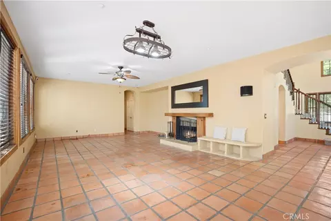 Living - 505 Acacia Ct, Redlands, CA 92373 photo 4 of 6