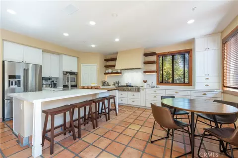 Kitchen - 505 Acacia Ct, Redlands, CA 92373 photo 2 of 3