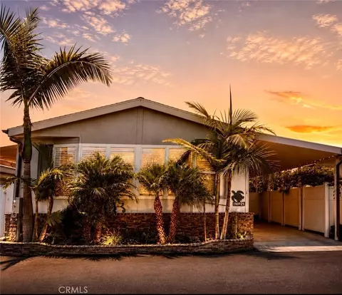 16421 Haiku Ln, Huntington Beach, CA 92649
