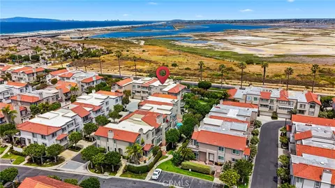 19239 Meadowood Cir, Huntington Beach, CA 92648