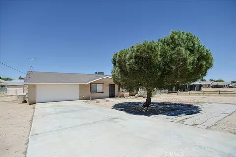 Exterior - 11649 3rd Ave, Hesperia, CA 92345 photo 9 of 10