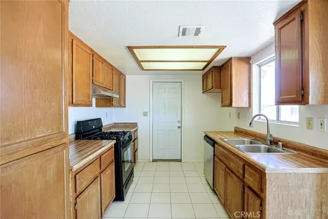 Kitchen - 11649 3rd Ave, Hesperia, CA 92345 photo 2 of 6