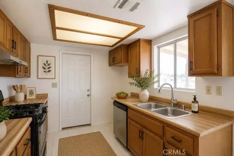 Kitchen - 11649 3rd Ave, Hesperia, CA 92345 photo 3 of 6