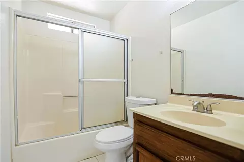 Bath - 11649 3rd Ave, Hesperia, CA 92345 photo 2 of 5
