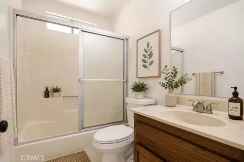 Bath - 11649 3rd Ave, Hesperia, CA 92345 photo 1 of 5