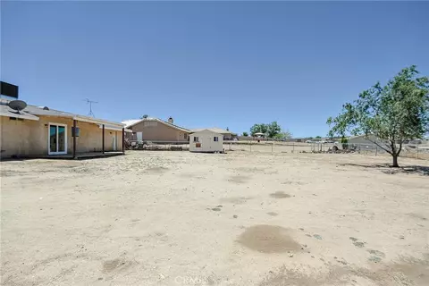 Exterior - 11649 3rd Ave, Hesperia, CA 92345 photo 4 of 10