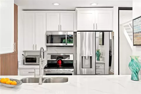 Kitchen - 7890 E Spring St #5L, Long Beach, CA 90815 photo 3 of 3