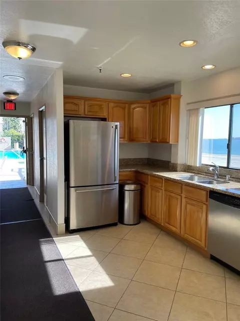 Kitchen - 1750 E Ocean Blvd #310, Long Beach, CA 90802 photo 4 of 4