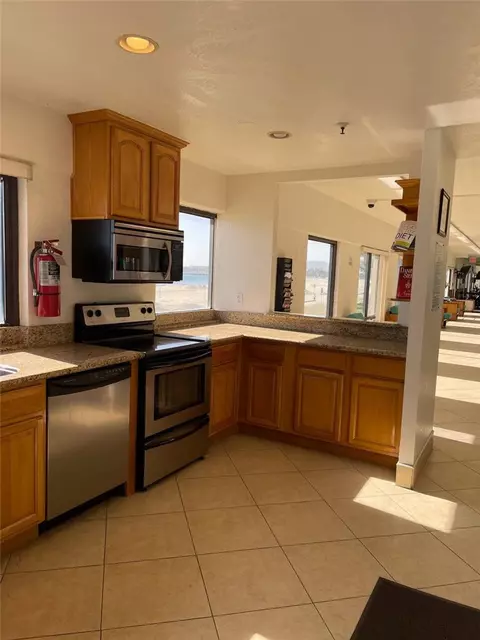 Kitchen - 1750 E Ocean Blvd #310, Long Beach, CA 90802 photo 3 of 4
