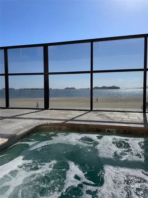Exterior - 1750 E Ocean Blvd #310, Long Beach, CA 90802 photo 2 of 2