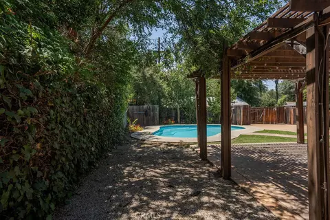 Exterior - 4073 Cedar St, Riverside, CA 92501 photo 13 of 16