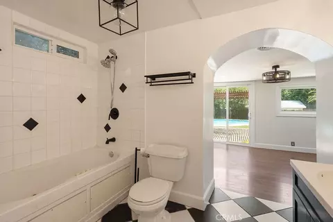 Bath - 4073 Cedar St, Riverside, CA 92501 photo 3 of 7