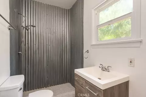 Bath - 4073 Cedar St, Riverside, CA 92501 photo 1 of 7