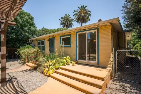 Exterior - 4073 Cedar St, Riverside, CA 92501 photo 4 of 16
