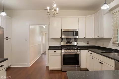 Entry Way - 4073 Cedar St, Riverside, CA 92501 photo 1 of 2