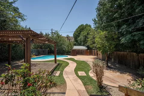 Exterior - 4073 Cedar St, Riverside, CA 92501 photo 6 of 16