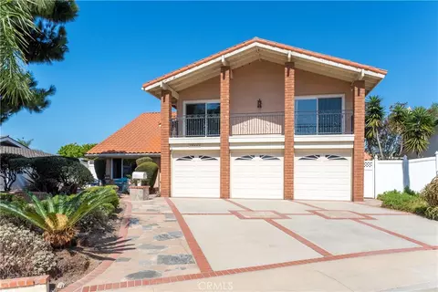 19441 Summer Breeze Ln, Huntington Beach, CA 92648