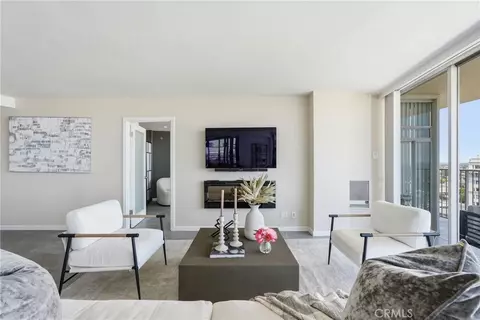Living - 700 E Ocean Blvd #2305, Long Beach, CA 90802 photo 3 of 5