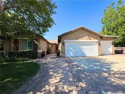 2431 Rosser Dr, Corona, CA 92879