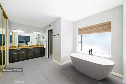 Bath - 4624 E Blue Bird Ave, Orange, CA 92869 photo 2 of 3