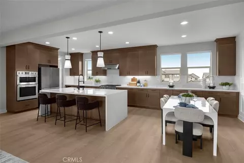 316 Pluto, Irvine, CA 92618
