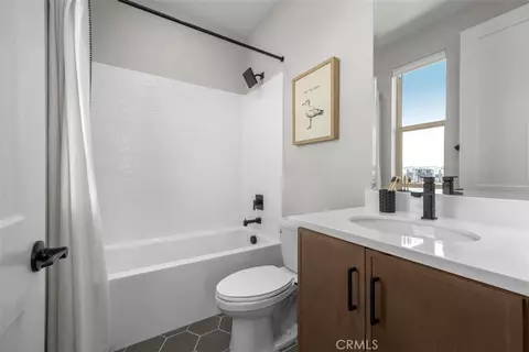 Bath - 316 Pluto, Irvine, CA 92618 photo 4 of 5