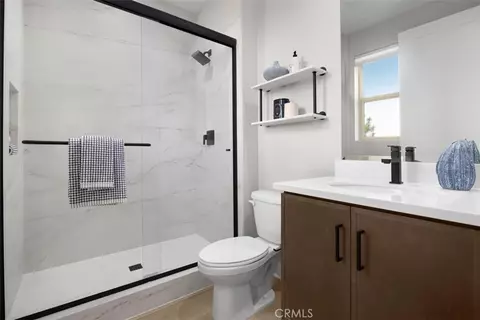 Bath - 316 Pluto, Irvine, CA 92618 photo 3 of 5