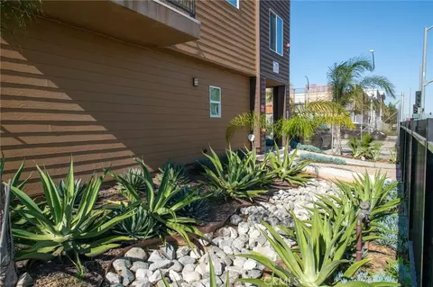 Exterior - 1491 Atlantic Ave, Long Beach, CA 90813 photo 2 of 5