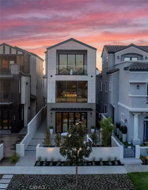 515 12th St, Huntington Beach, CA 92648