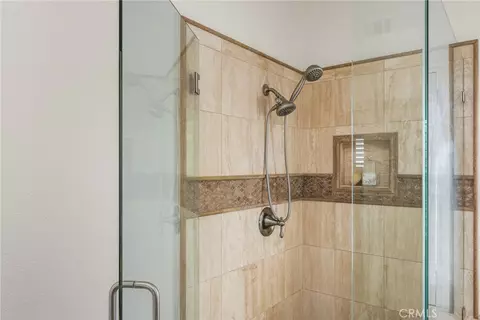 Bath - 25 La Perla, Foothill Ranch, CA 92610 photo 6 of 8