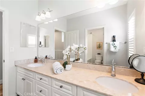 Bath - 205 Mantle, Irvine, CA 92618 photo 4 of 4