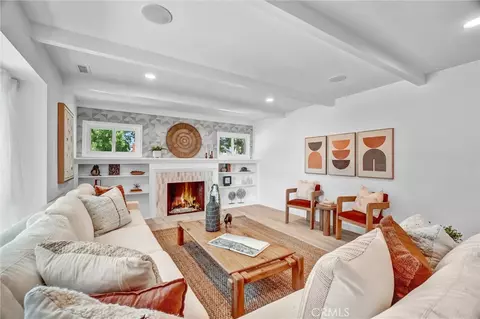 Living - 3090 Eucalyptus Ave, Long Beach, CA 90806 photo 1 of 2