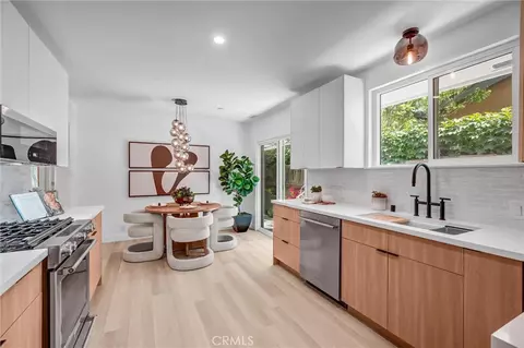 Kitchen - 3090 Eucalyptus Ave, Long Beach, CA 90806 photo 3 of 4