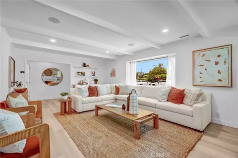Living - 3090 Eucalyptus Ave, Long Beach, CA 90806 photo 2 of 2