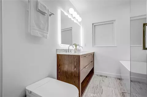 Bath - 3090 Eucalyptus Ave, Long Beach, CA 90806 photo 1 of 4